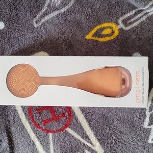 PMD smart facial cleansing device